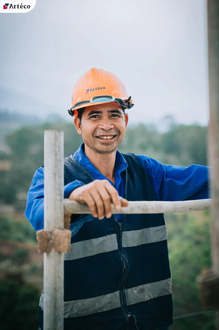 Arteco - Công nhân vui mừng khi tham gia thi công dự án biệt thự Phúc Yên